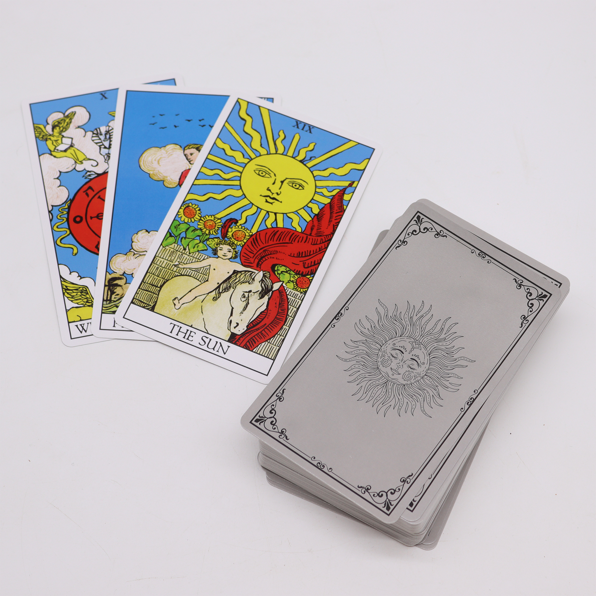 Set Tarot Arcana Tradițională – Lasă Magia să Înceapă