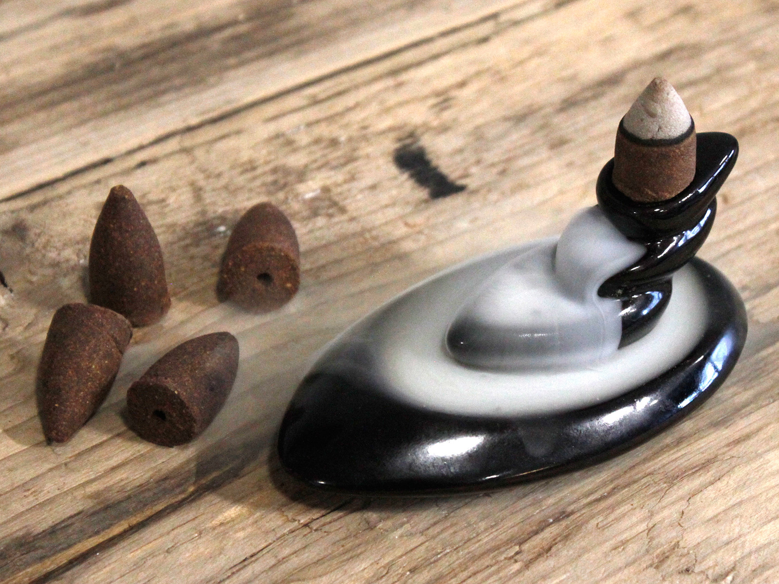 Conuri Parfumate Lemn de Santal - Aromatika - imagine 3